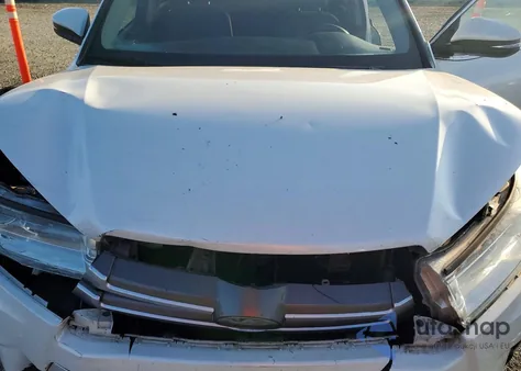 2018 Toyota Highlander Le z USA, uszkodzony, nr VIN 5TDBZRFH9JS899617